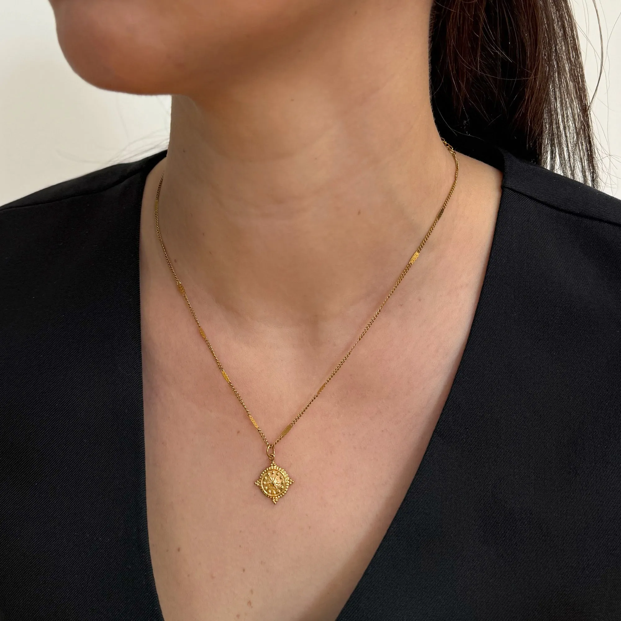 FREYA DAINTY GOLD COMPASS PENDANT NECKLACE - SAMPLE