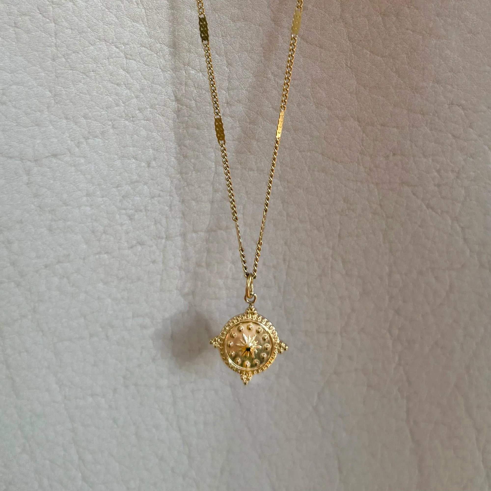 FREYA DAINTY GOLD COMPASS PENDANT NECKLACE - SAMPLE