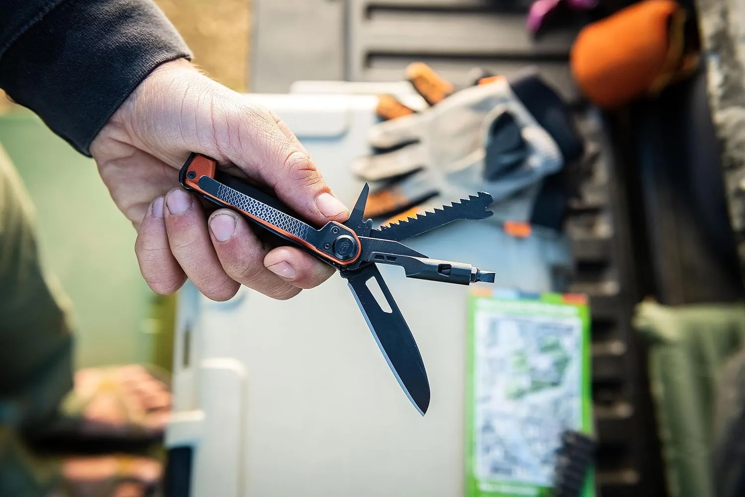 Gerber Gear Armbar Trade 8-in-1 Multi-tool - 2.5" Plain Edge Blade, Pry Bar, Hammer - EDC Gear and Equipment - Silver