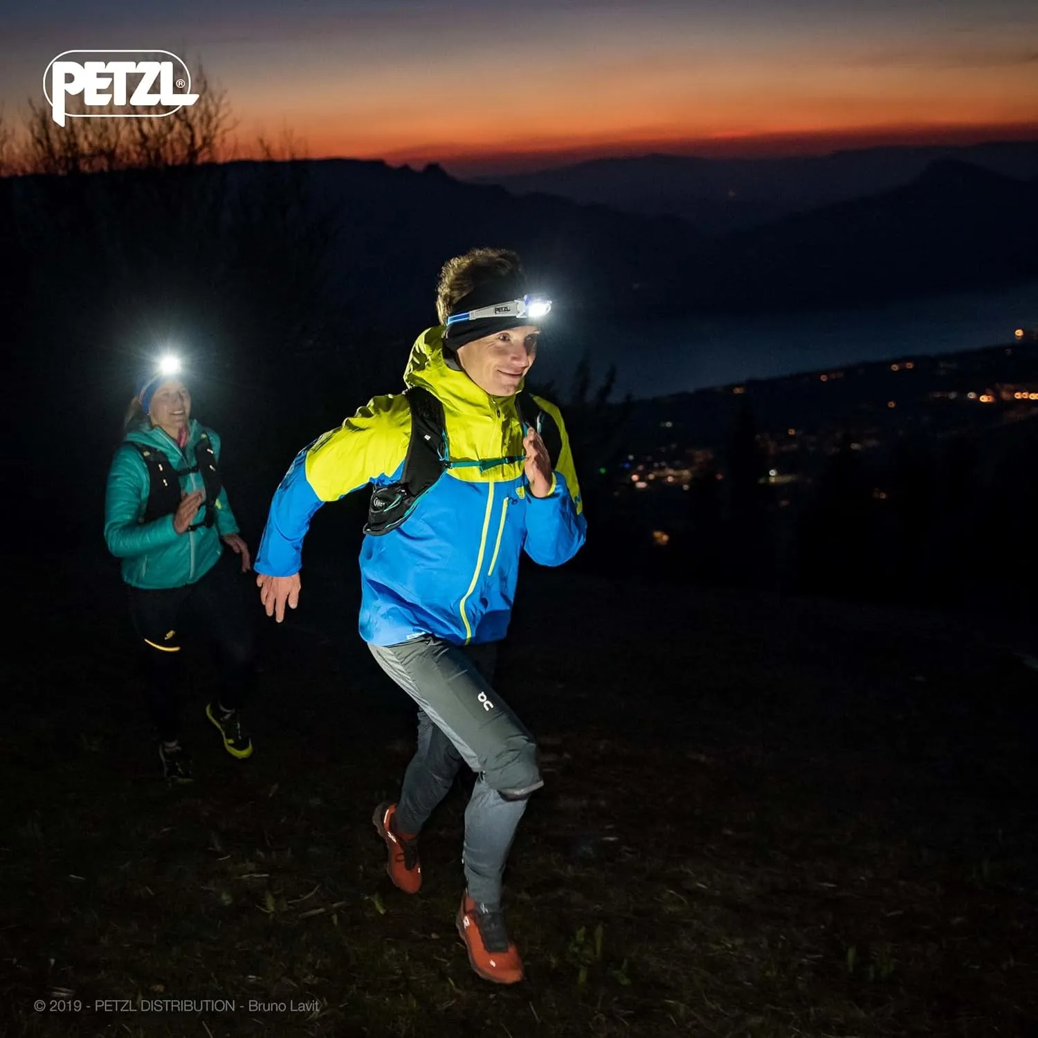 PETZL, Swift RL Rechargeable Headlamp with 900 Lumens & Automatic Brightness Adjustment